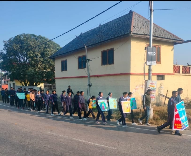 The cadets gave the message by raising slogans that whoever takes drugs will face plight.