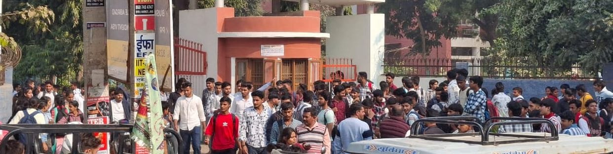 Students created ruckus at Government College gate