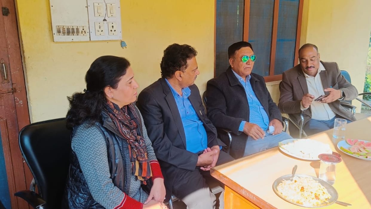 Minister Jagat Singh Negi arrived for surprise inspection of the fruit garden.
