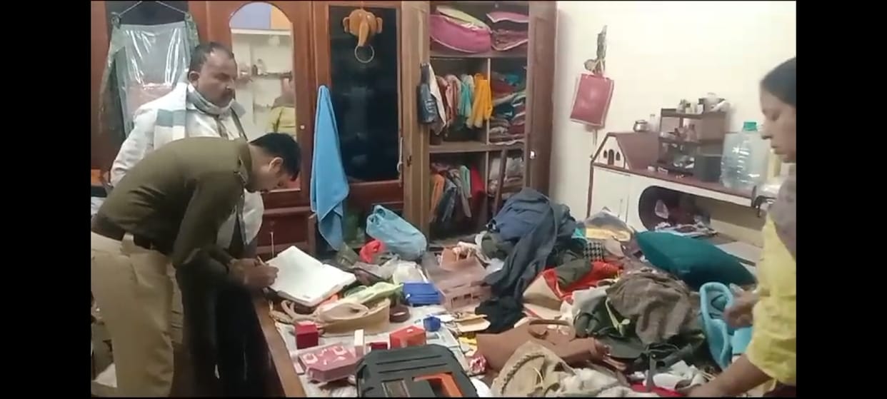 Jewelery worth lakhs along with cash stolen from NITI Aayog member's house