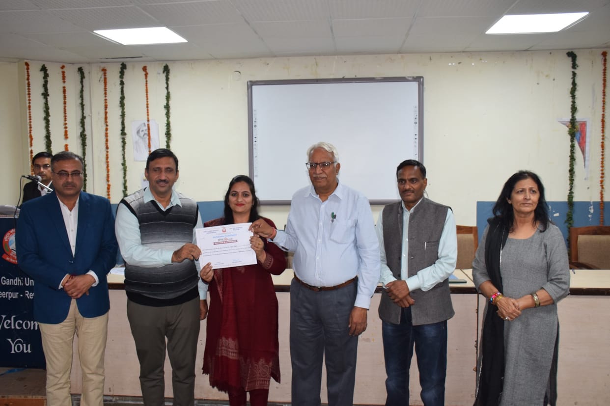 Employees honored for successful organization of youth festival in the university