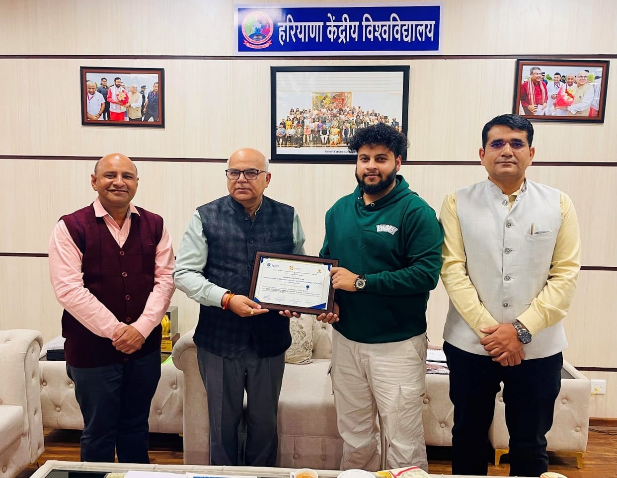 ShodhaathiZ Nazish won the best poster award