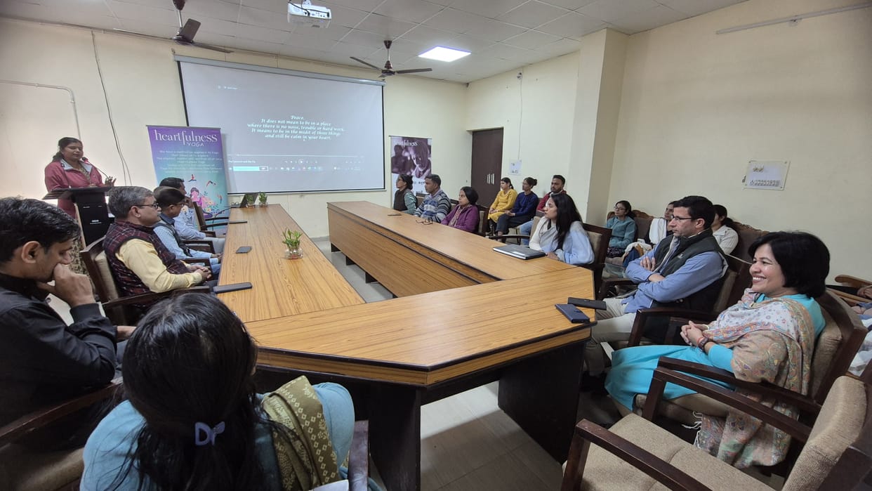 Three day workshop on meditation started