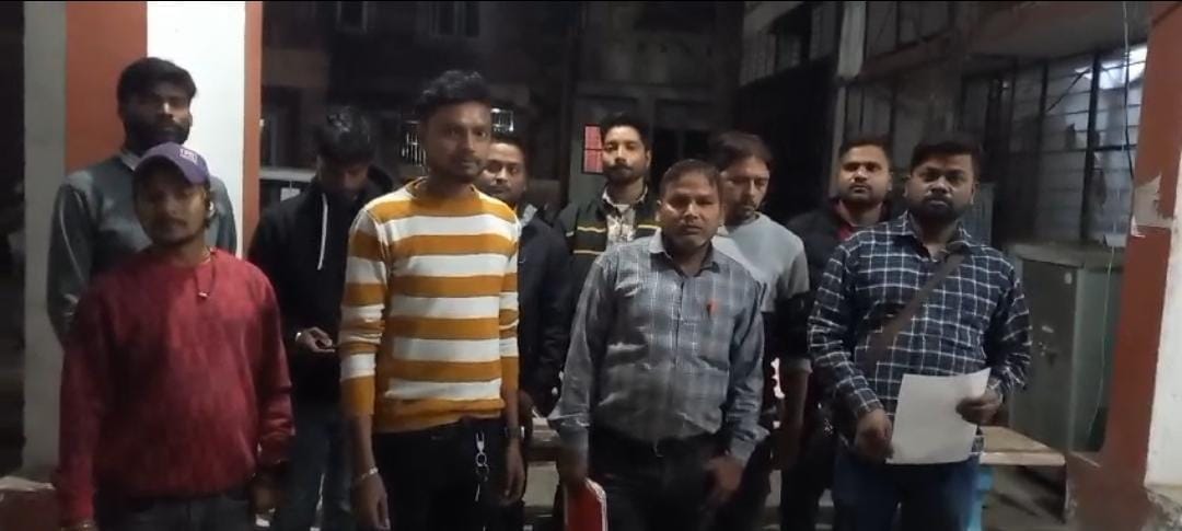 Consumer misbehaved with contract workers, filed complaint
