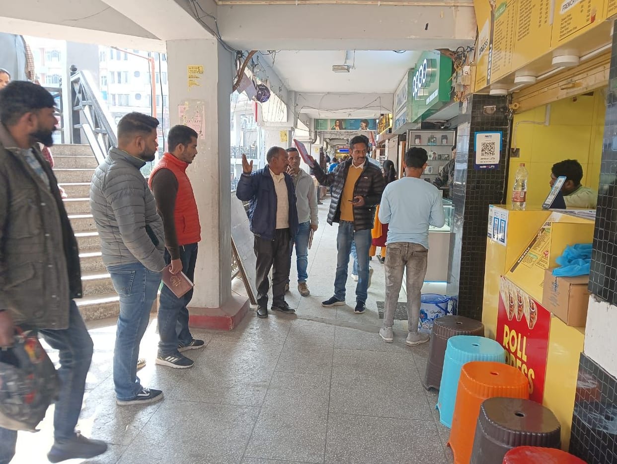 Challan of the shopkeeper who dug the verandah of Indira Market