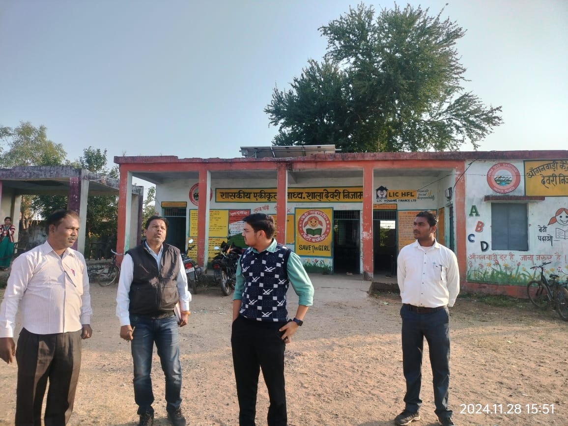 Damoh During SDM's inspection, the reality of education system was exposed