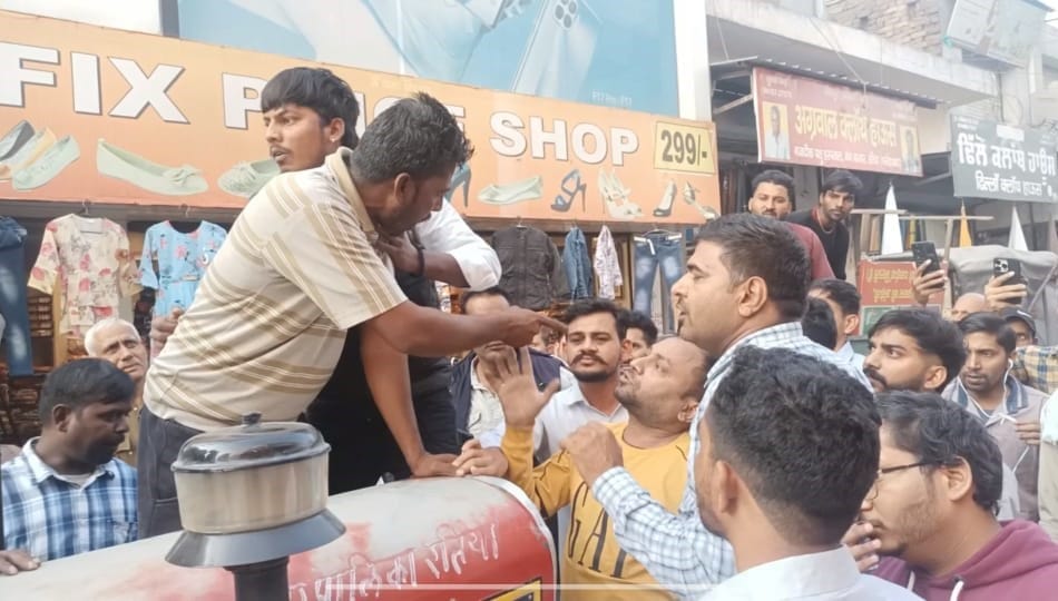 Anti-encroachment drive was launched, shopkeepers protested