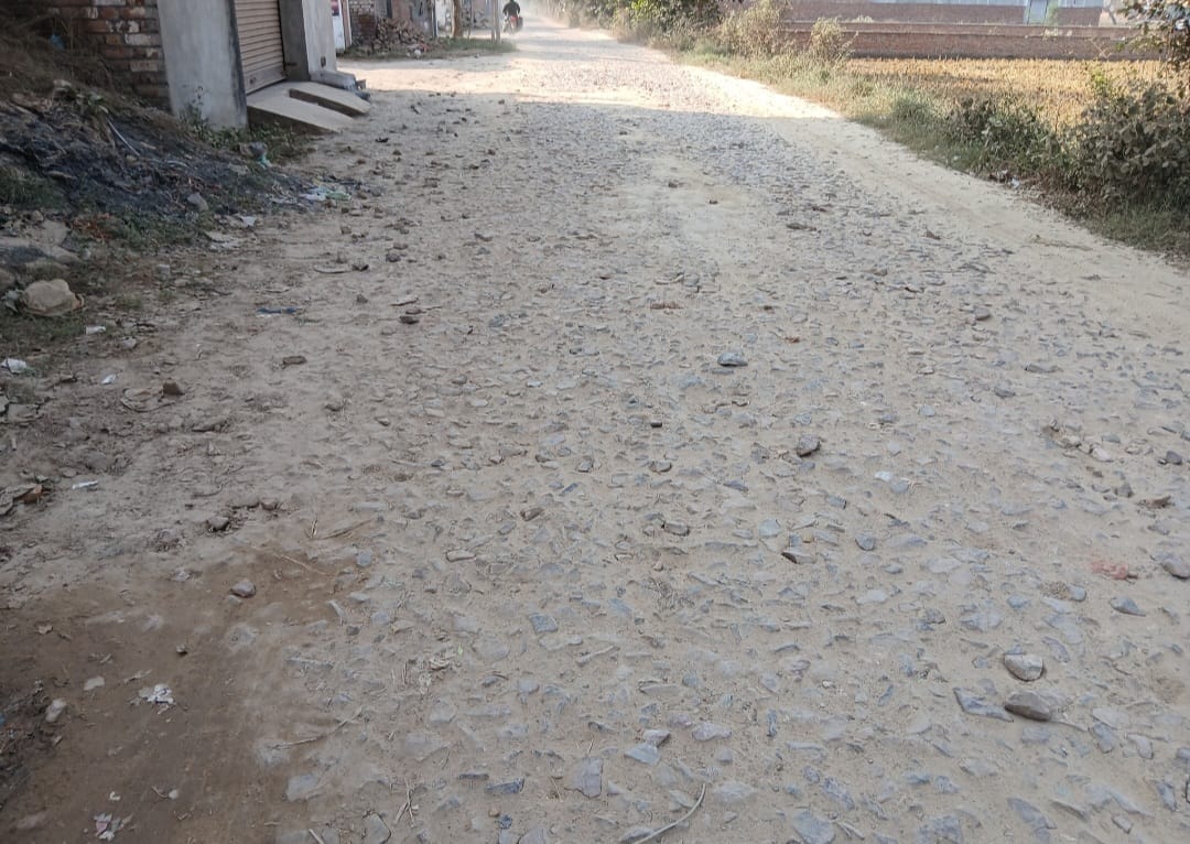Mahila College Road will be made with tar instead of interlock