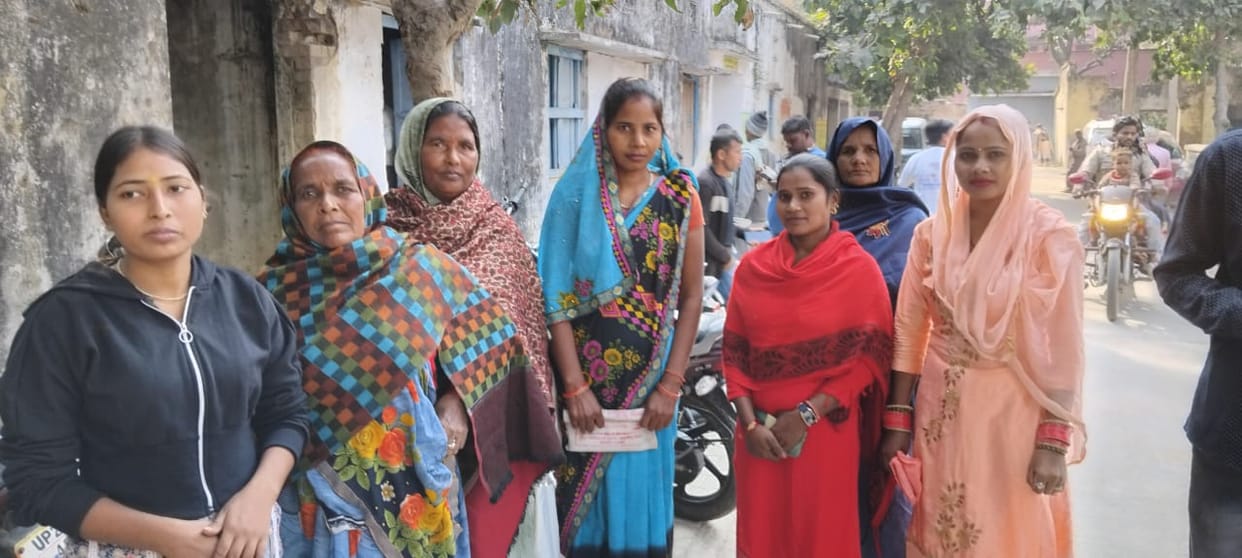 Family ID card could not be made, hundreds of people returned empty handed