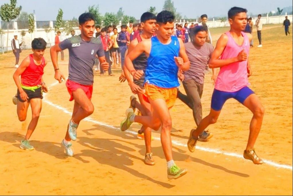 Shivam and Chhaya won the 100 meter race