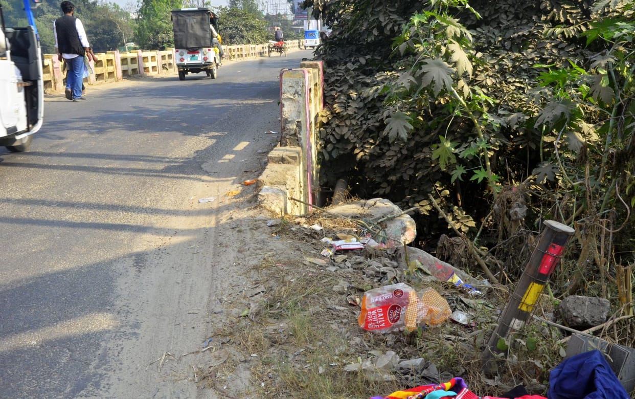 Leave aside the countryside, even the city bridges are not safe