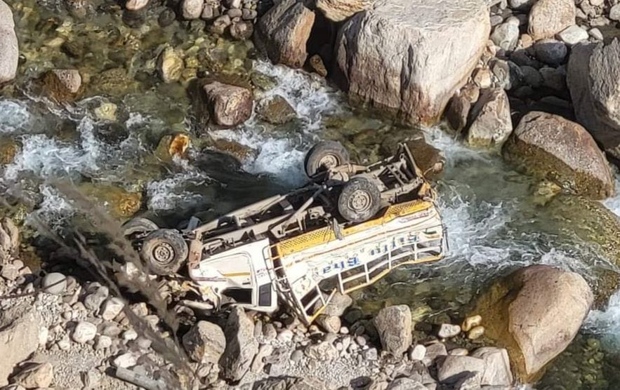 Pickup fell in Kurpan ravine in Bagipul, one person died, three injured