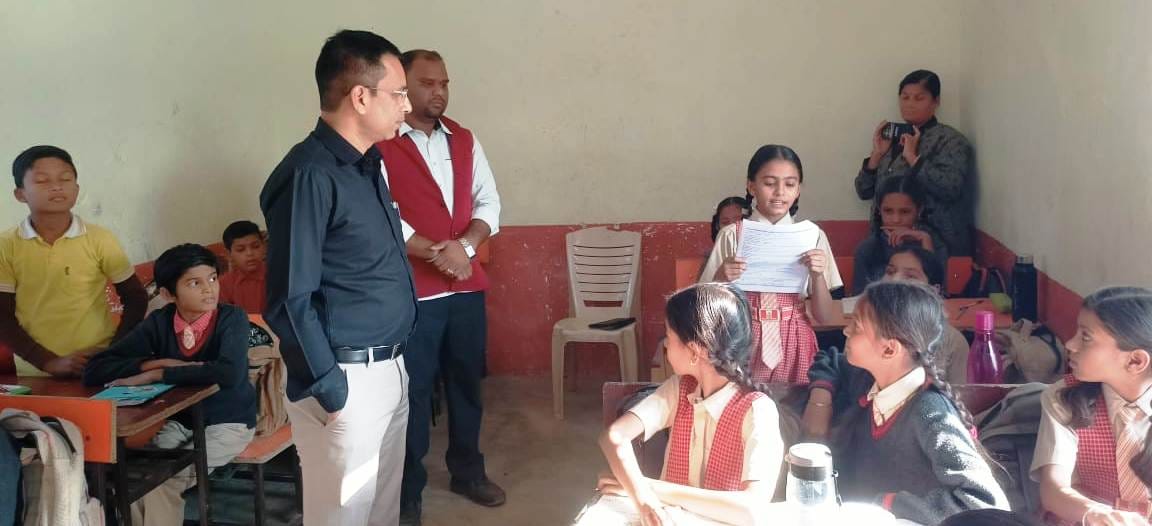 Damoh Negligence found during collector's inspection, five teachers suspended