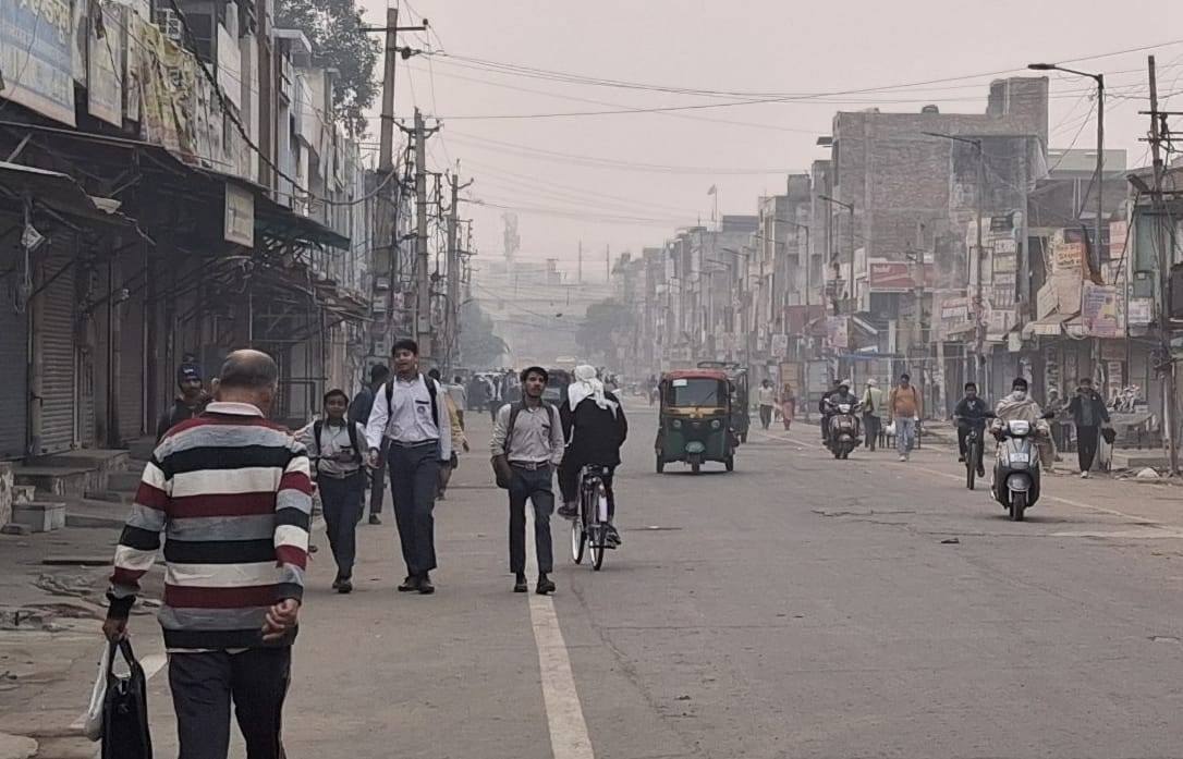 After two days of relief, smog again prevails, AQI in orange zone