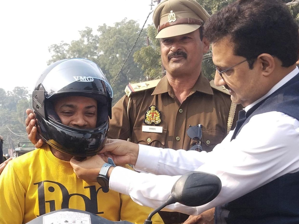 Message of safe journey given by wearing helmet