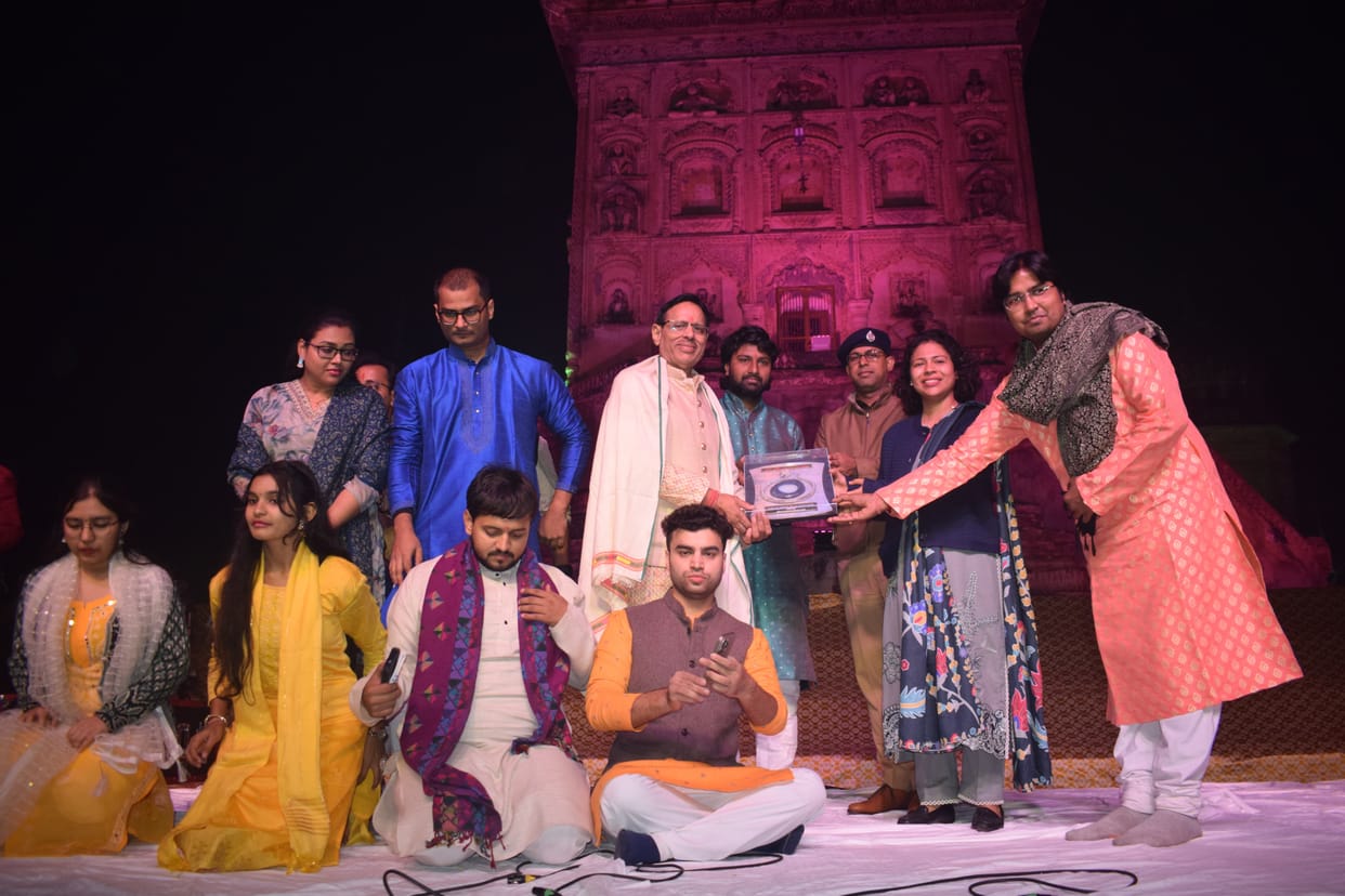 Music lovers danced to the jugalbandi of tune, rhythm and rhythm.