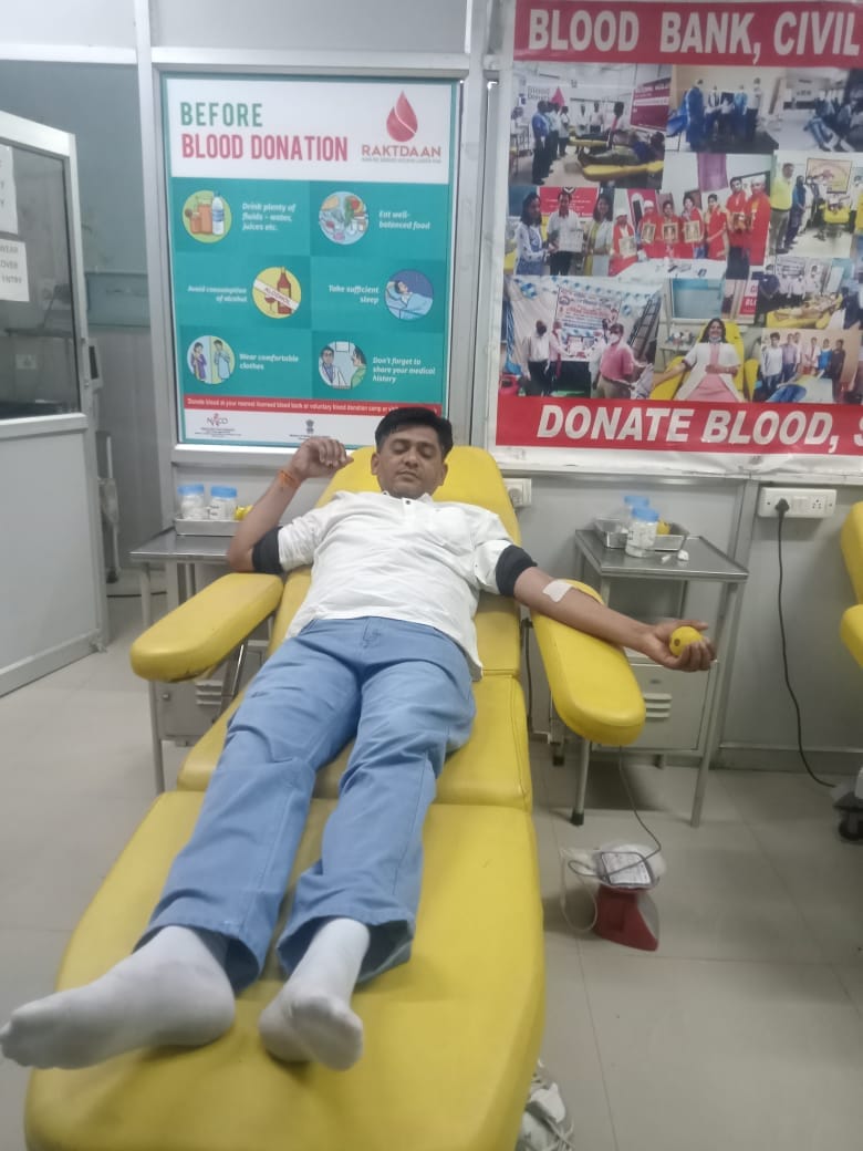 Dr. Anuj Kumar celebrated his birthday by donating blood