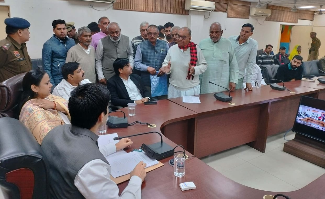 CM took information about the camp from Narendra and Bahadur