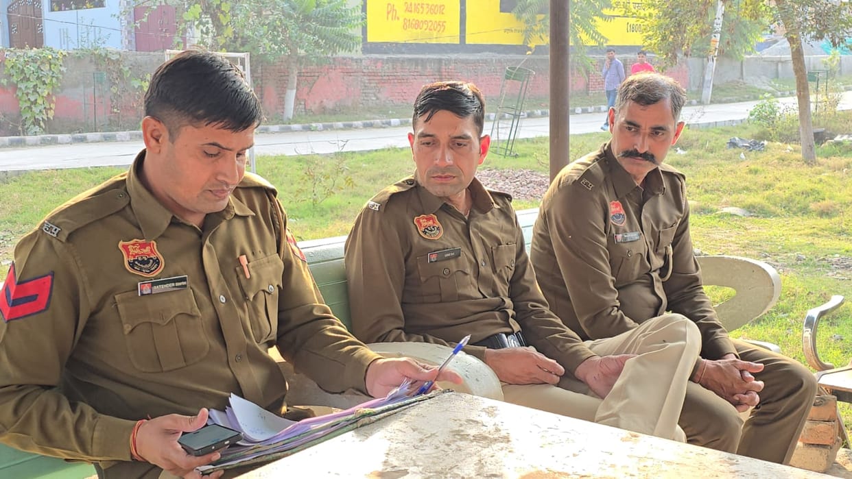 Student's body found in an empty plot 50 meters away from home, case filed against two