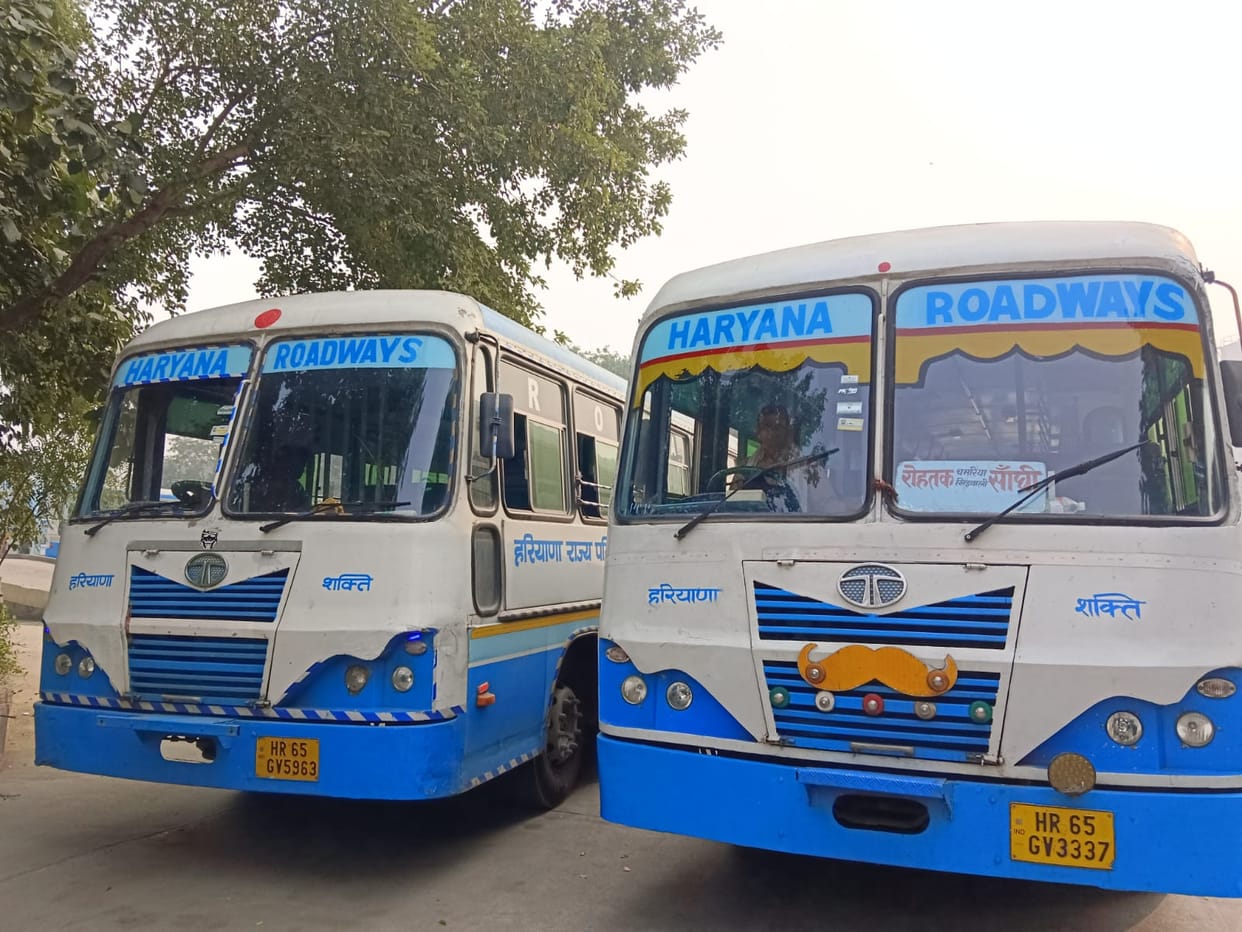 Number of buses going from Rohtak to Delhi 88