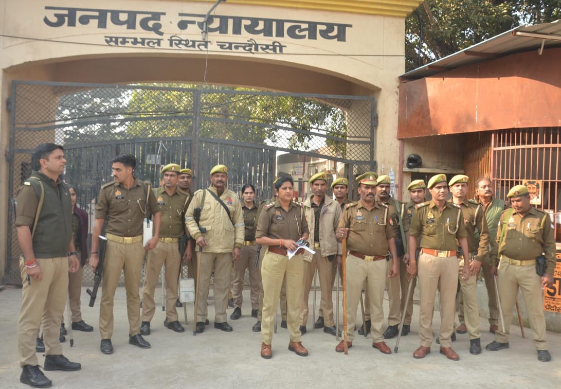 The area around the District Court remained a cantonment for six hours