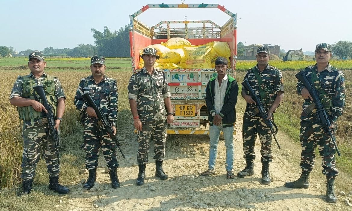 50 sacks of urea loaded in pickup recovered, driver caught by police