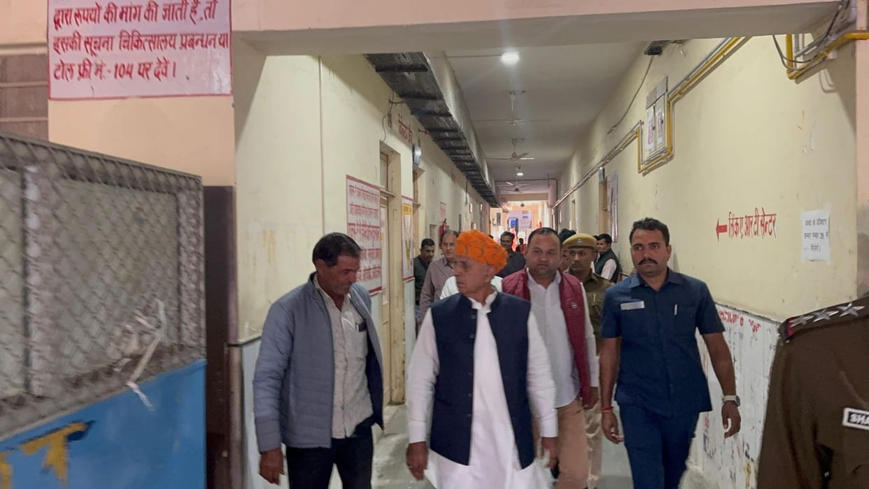 Bhagirath Chaudhary inspected the government hospital and gave strict instructions to the administration