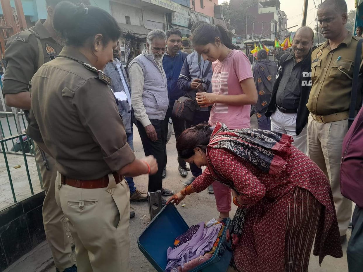 There was panic in the police administration after finding an unclaimed suitcase.