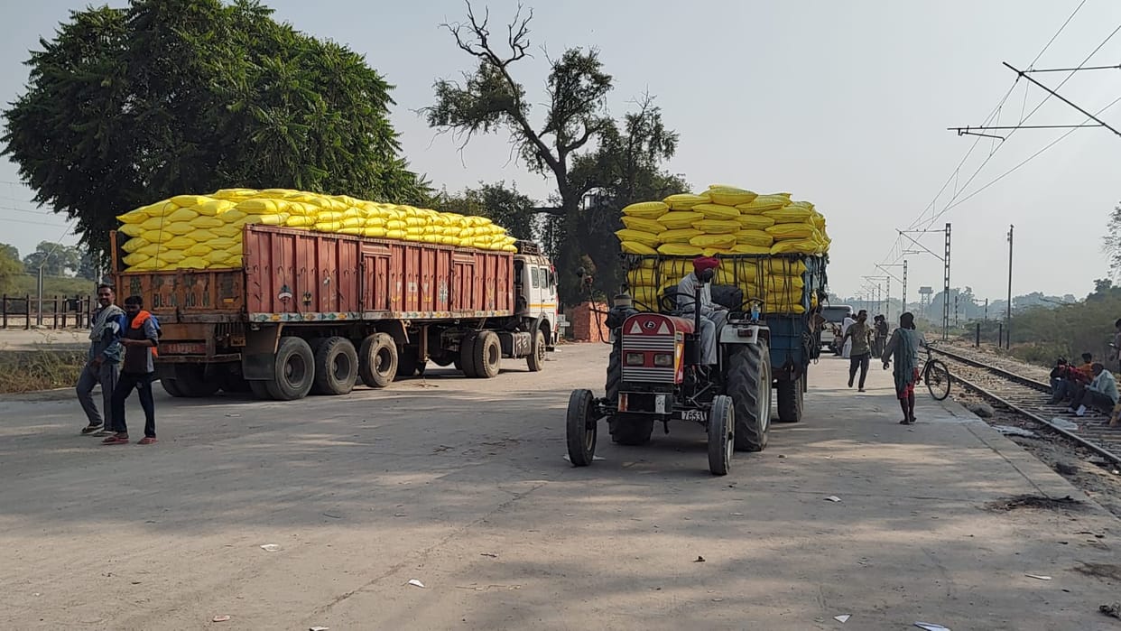 The demand for one lakh 10 thousand metric tons of urea in the district reached 82 thousand metric tons