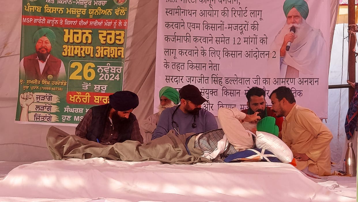 After the death of a farmer on hunger strike, his dead body will not be cremated until his demands are met.