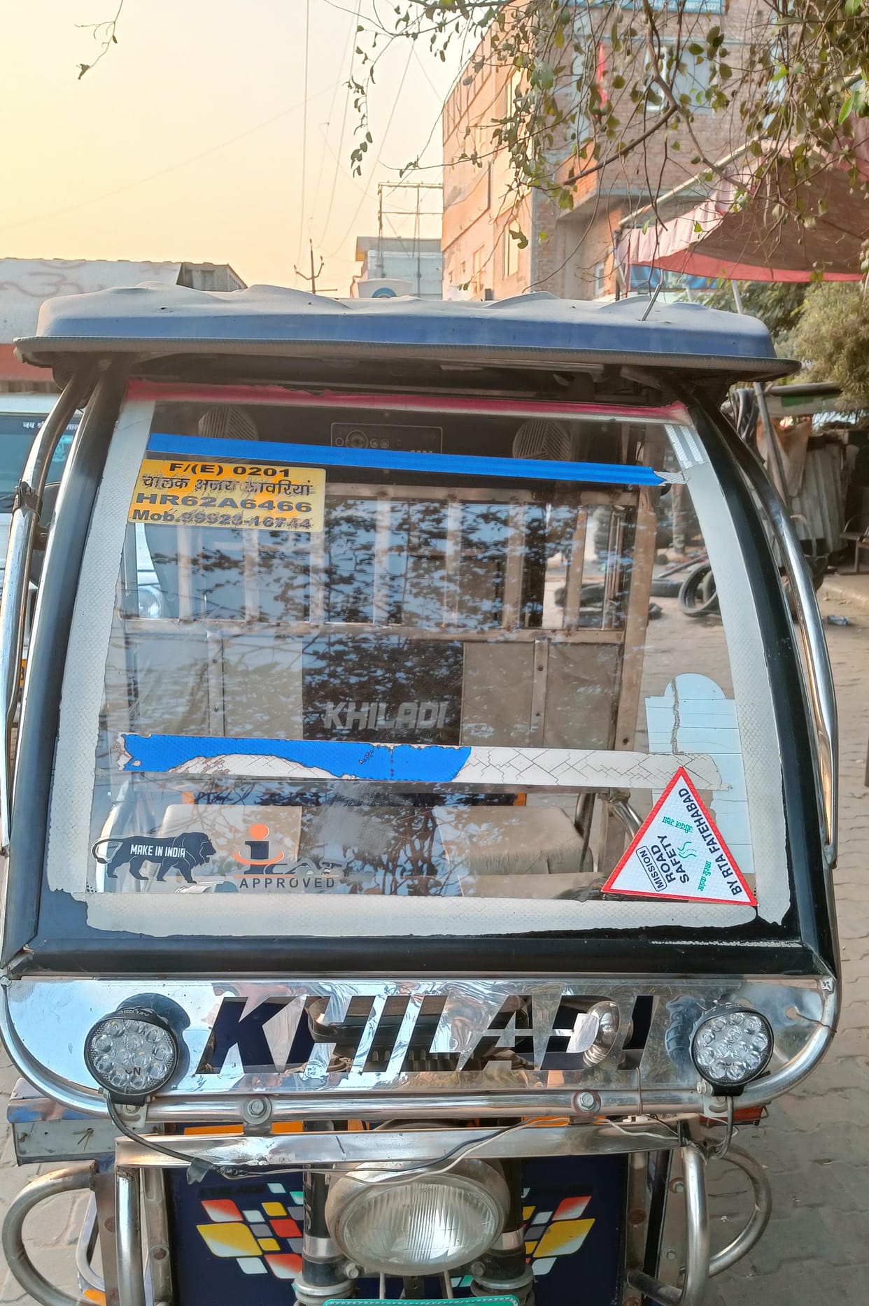 Ignoring safety standards, e-rickshaws are running without police registration