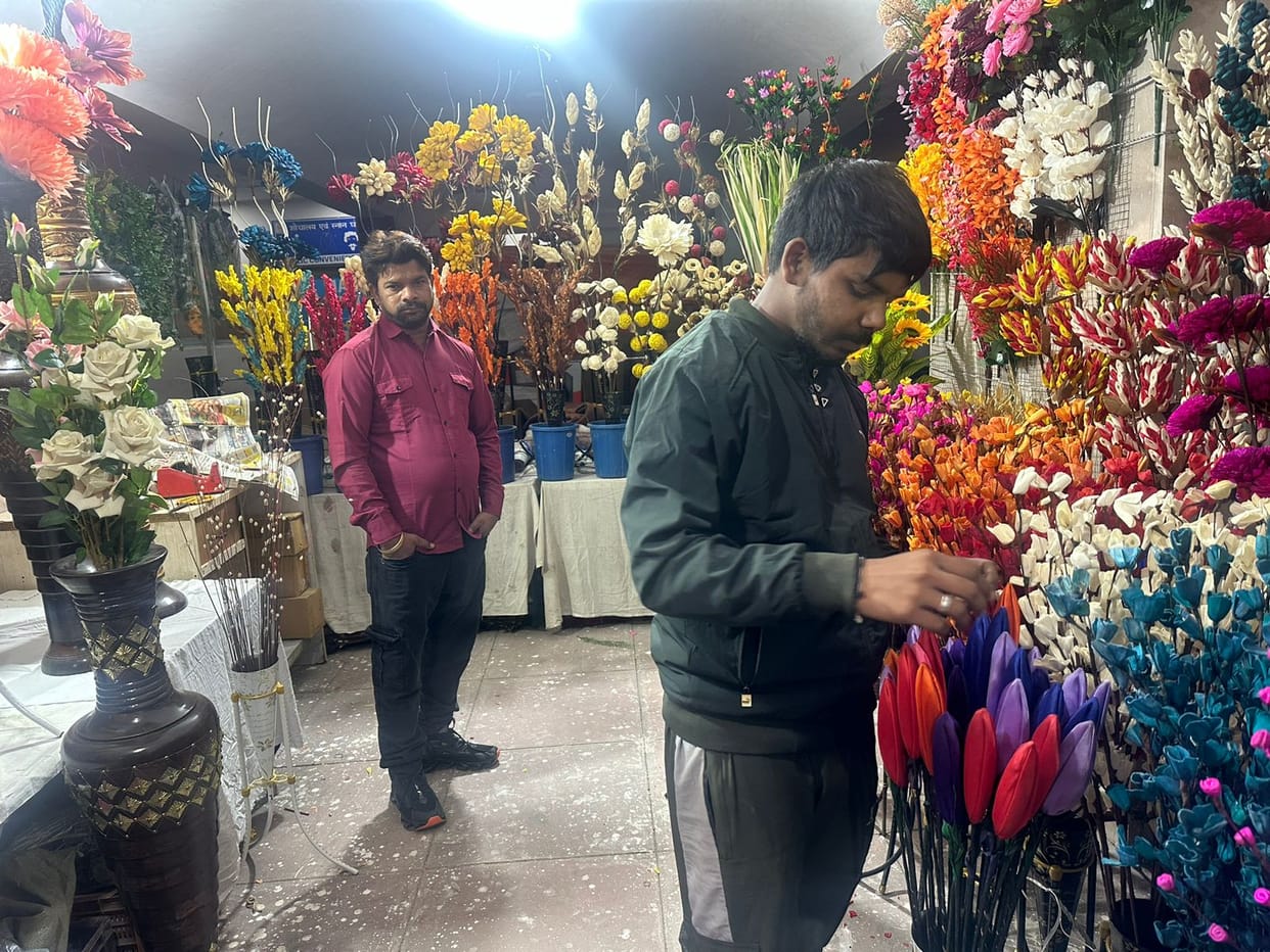 Solawood flowers are winning the hearts of tourists in International Gita Mahotsav
