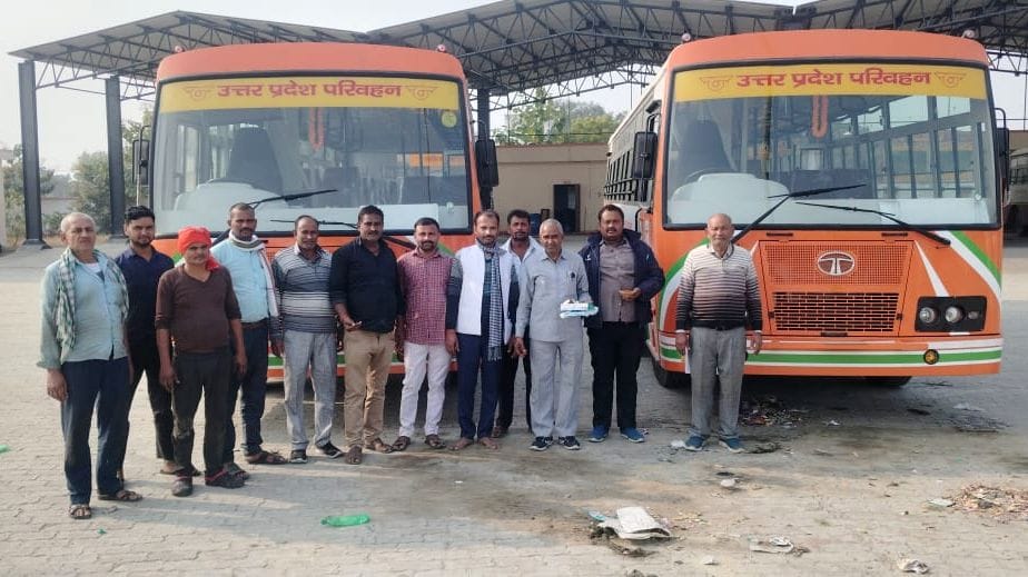 Manjhanpur depot gets two new buses, it will be convenient