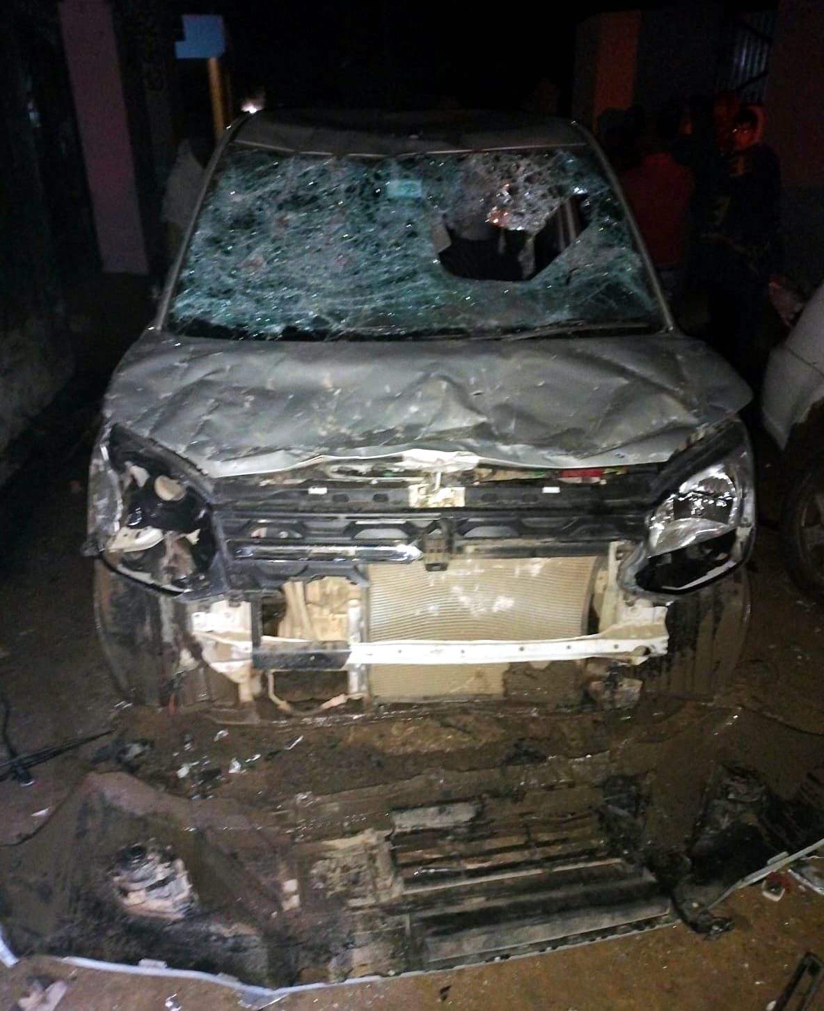 Car riders entered the house and opened fire, angry villagers pelted stones