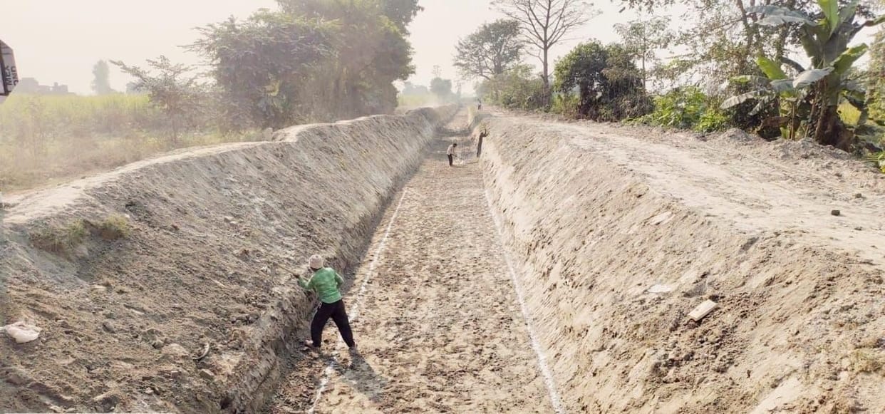 Crops need irrigation...canals lying dry