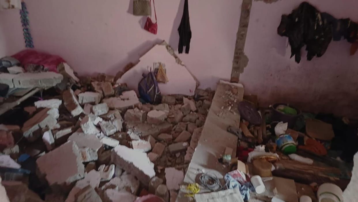 Explosion in room due to gas leak, girl dies