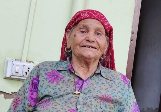 Old woman dies after waiting for pension for 12 years