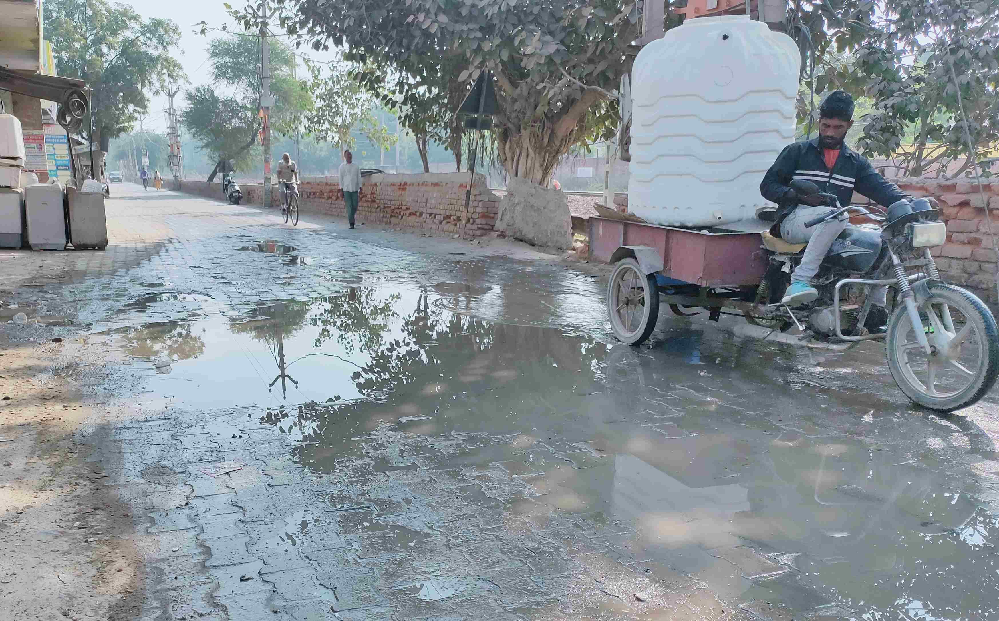 Sewer overflow in Navdeep Colony and Surya Nagar, water filled roads