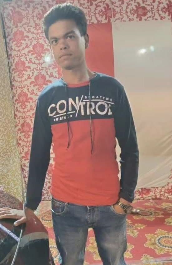 Utensil seller stabbed to death, partner absconding