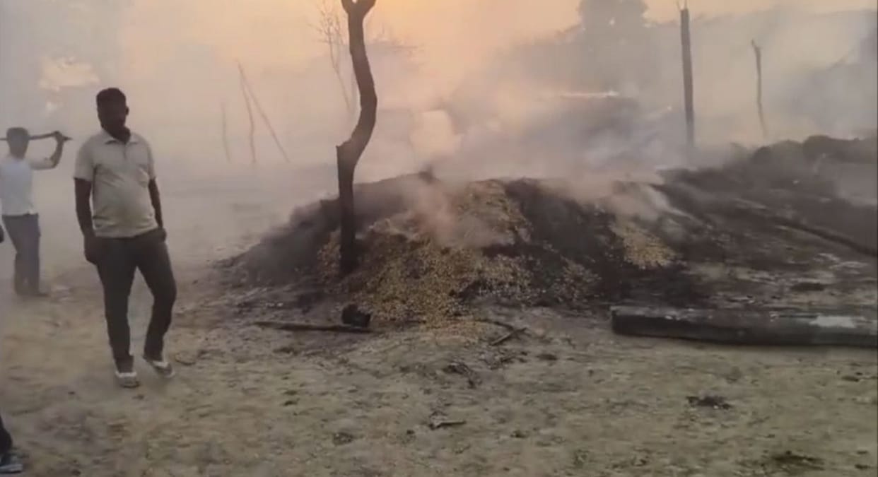 Seven hut-like houses burnt in the fire in village Jata