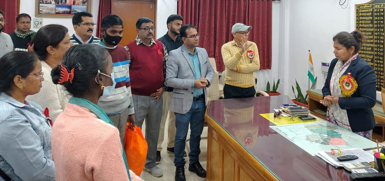 DM took five patients and gave them nutrition packets