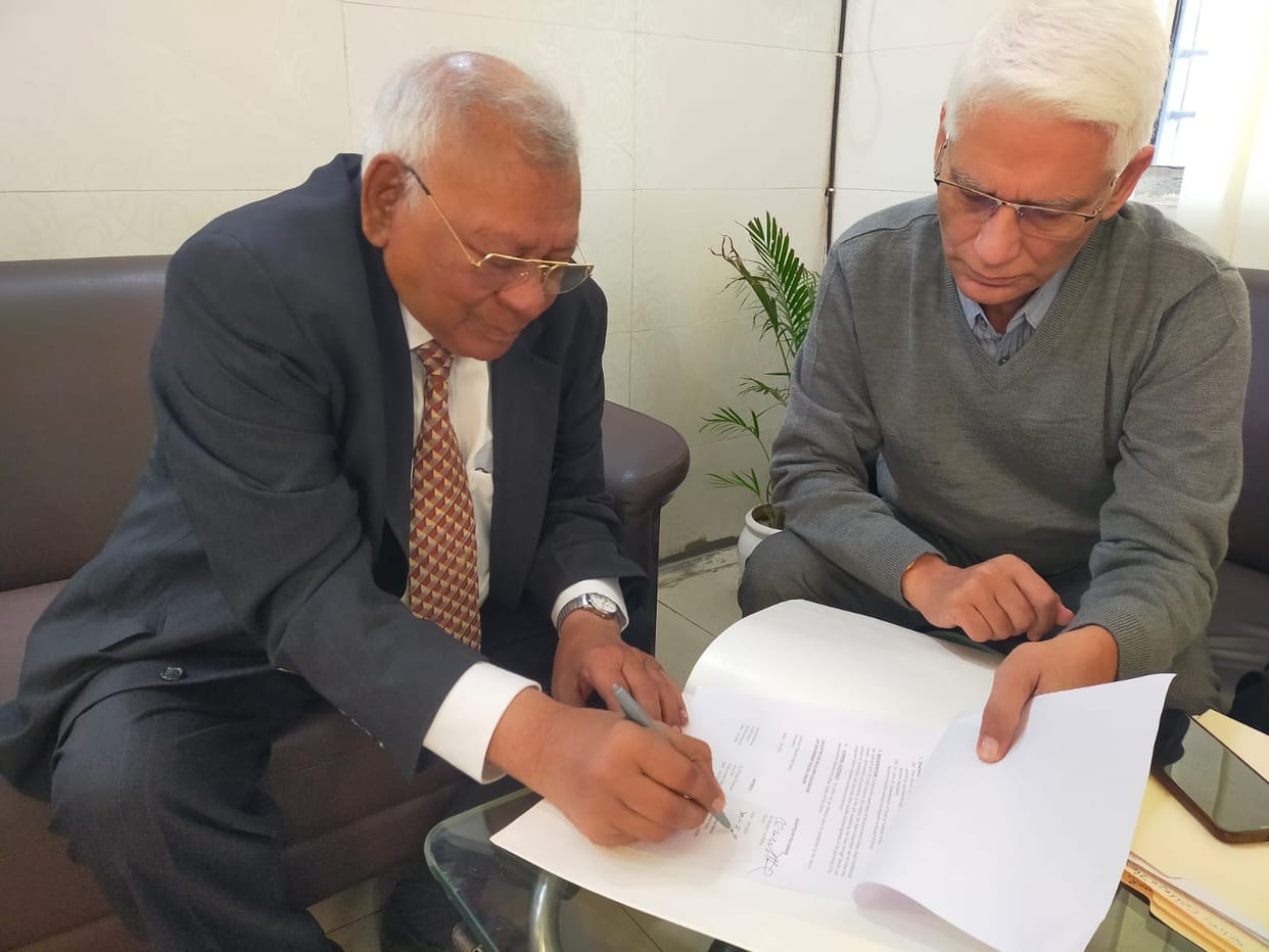 Former student Dr. Mittal donated ten lakh rupees