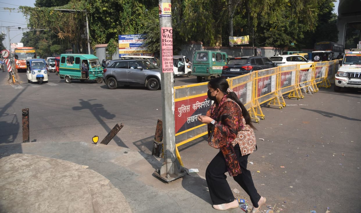 Convenience from U-turn system, relief from jam