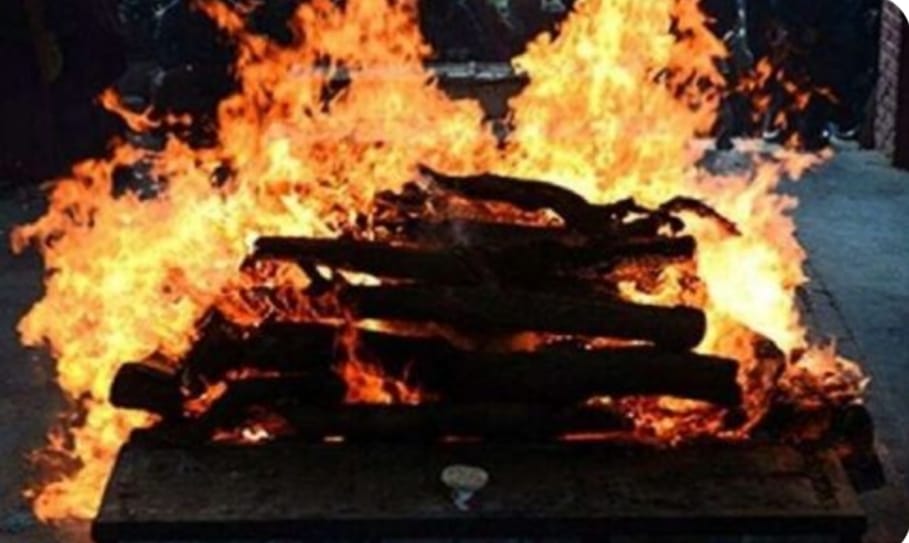 social worker from Ujjain performed the last rites of 114 unclaimed dead bodies in 11 months