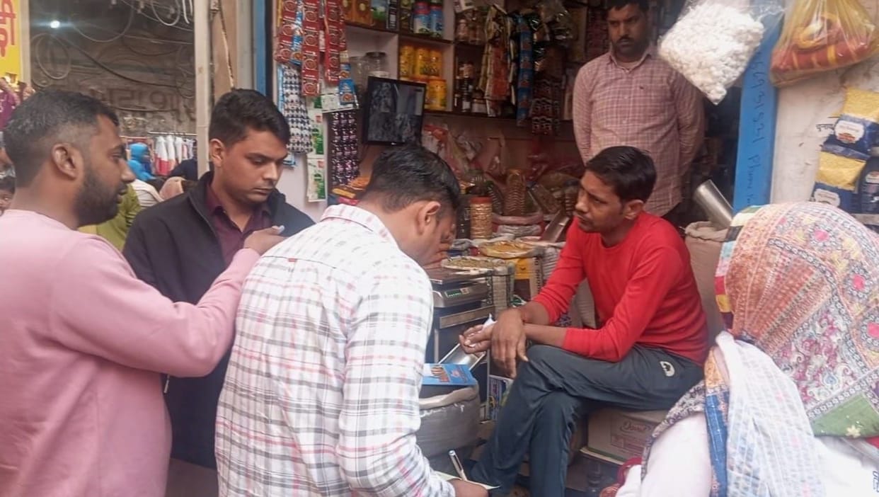 Those keeping polythene are no more, challan issued to 17 shopkeepers