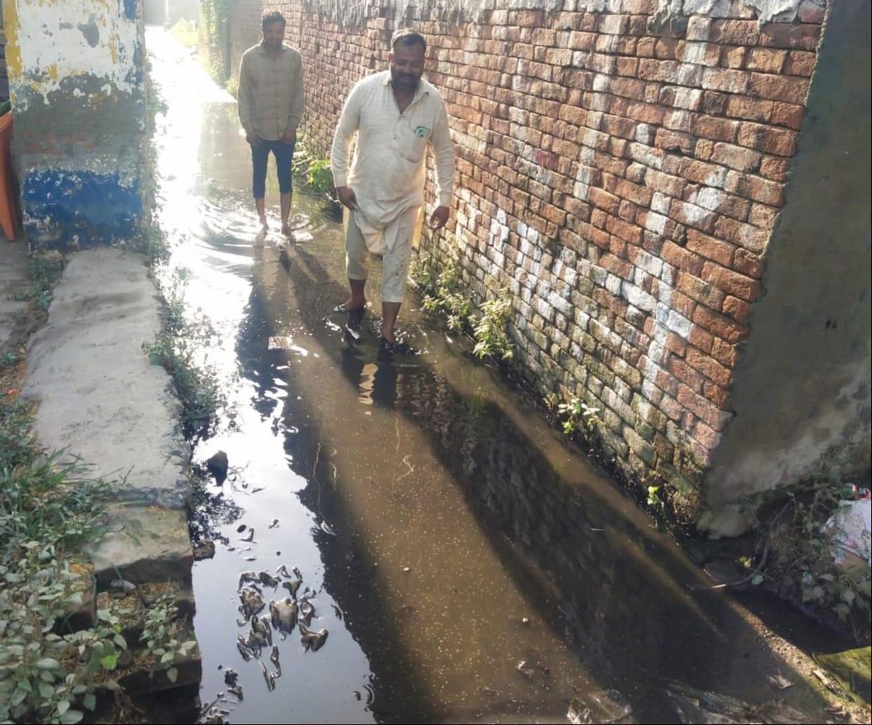 Waterlogging in the street... relatives also stopped coming