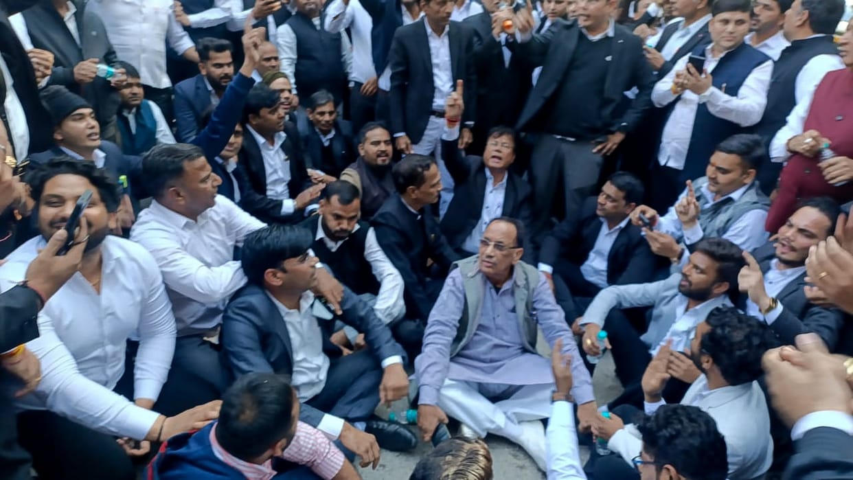 Lawyers announced agitation against lathicharge