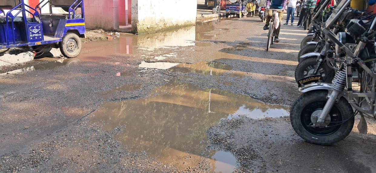 Public toilets at the station are choked, water is flowing on the road