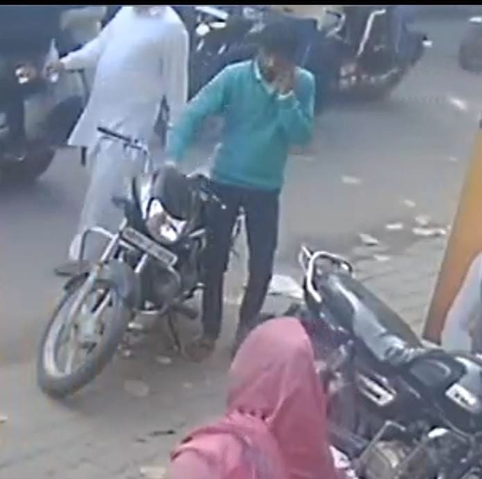 The thief took away the bike in two minutes, caught on CCTV