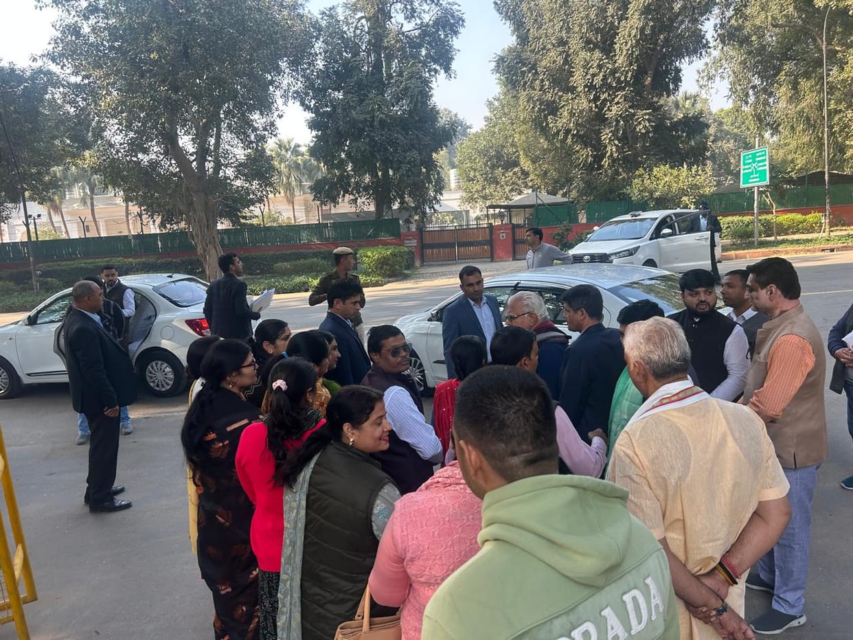 Teachers met the minister for the desired district